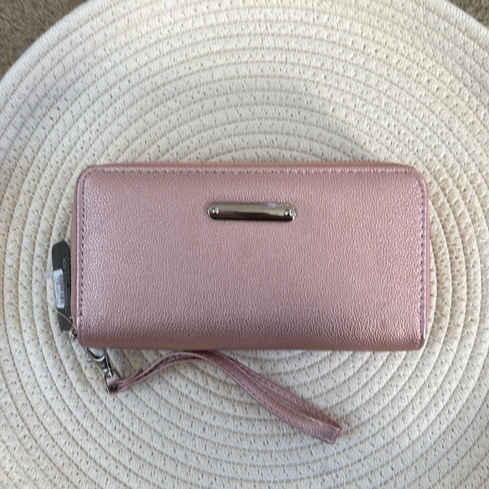 Rose gold wristlet from Avenue